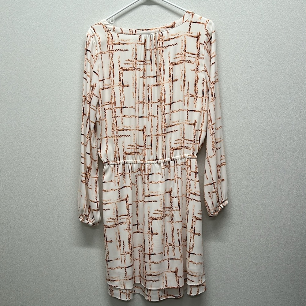 White House Black Market WHBM V-Neck Long Sleeve Lined Dress Sz 8 - Picture 2 of 12